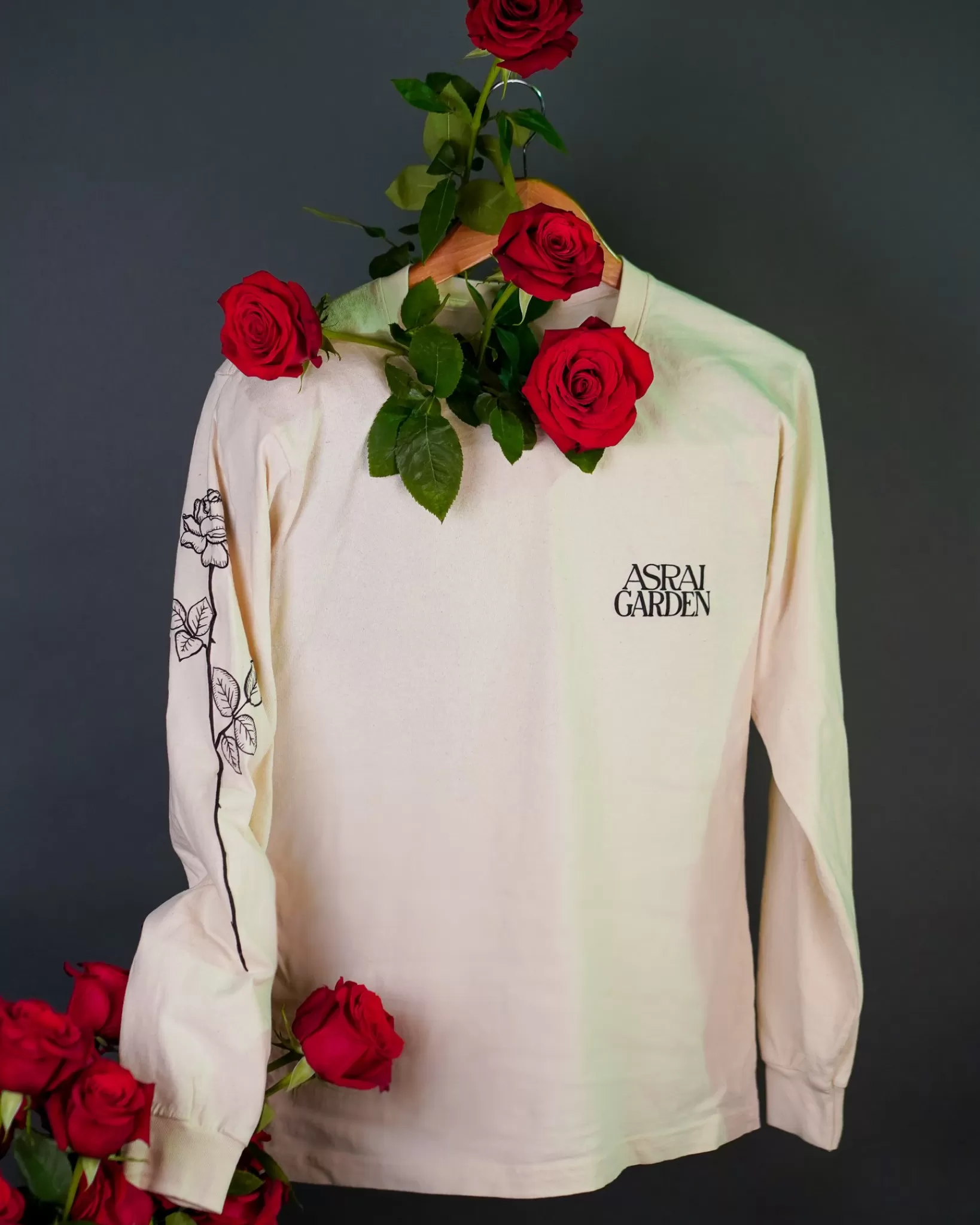 Hot * Asrai Garden Long Sleeve Tee