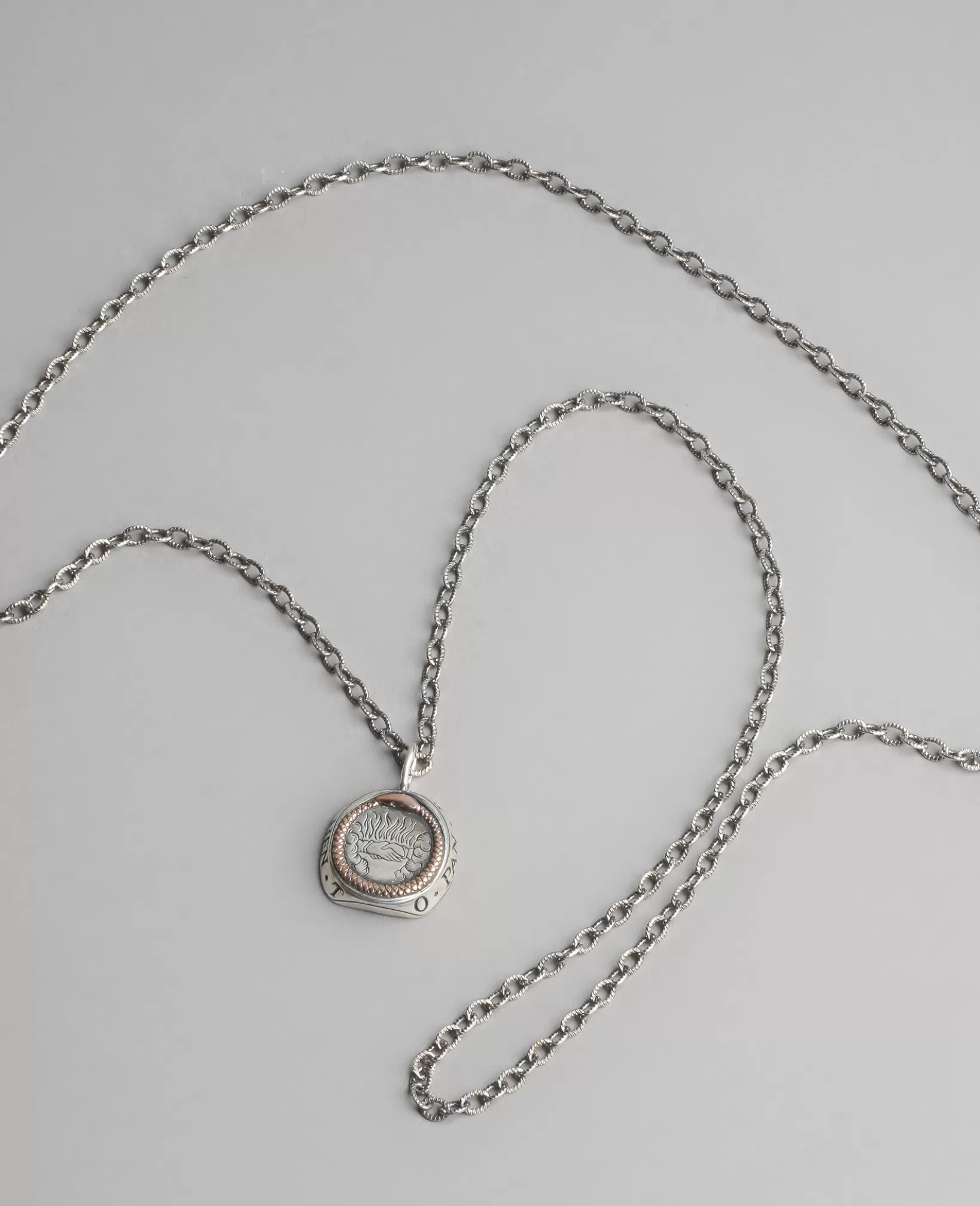 Store Digby & Iona Ouroboros Necklace