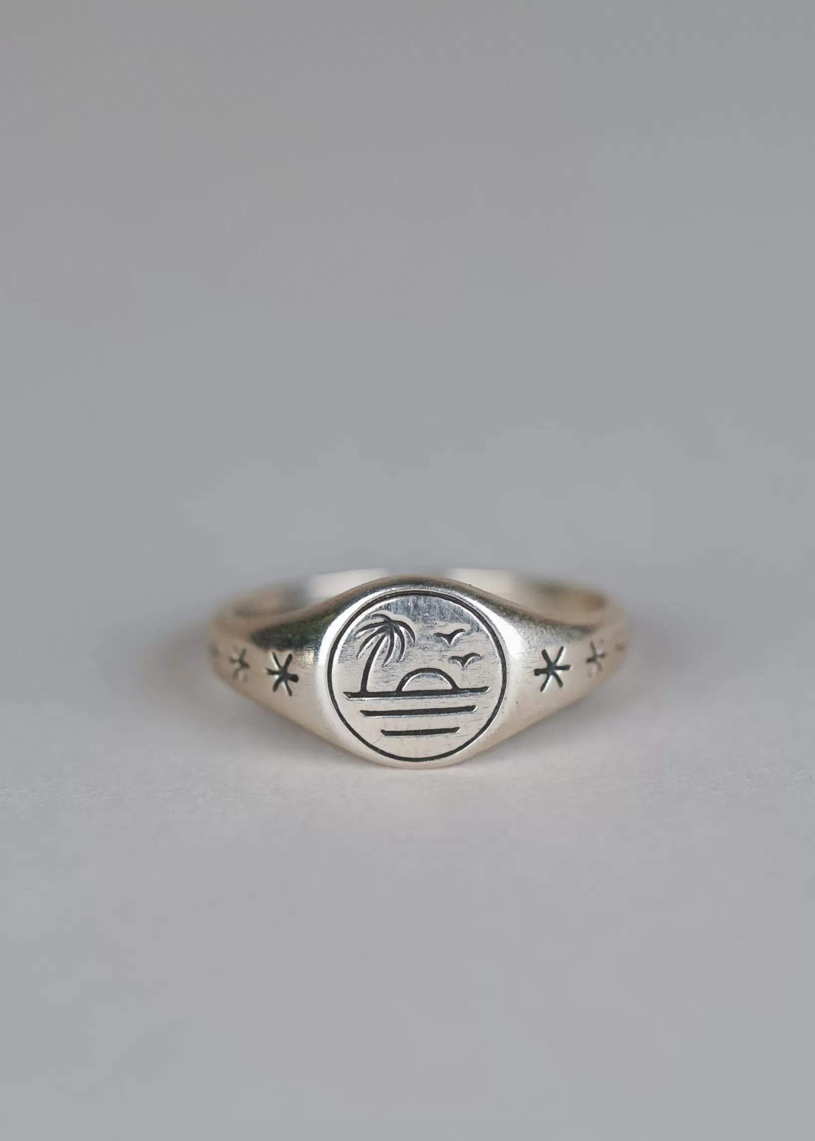 Online Digby & Iona Sunset Pinky Ring